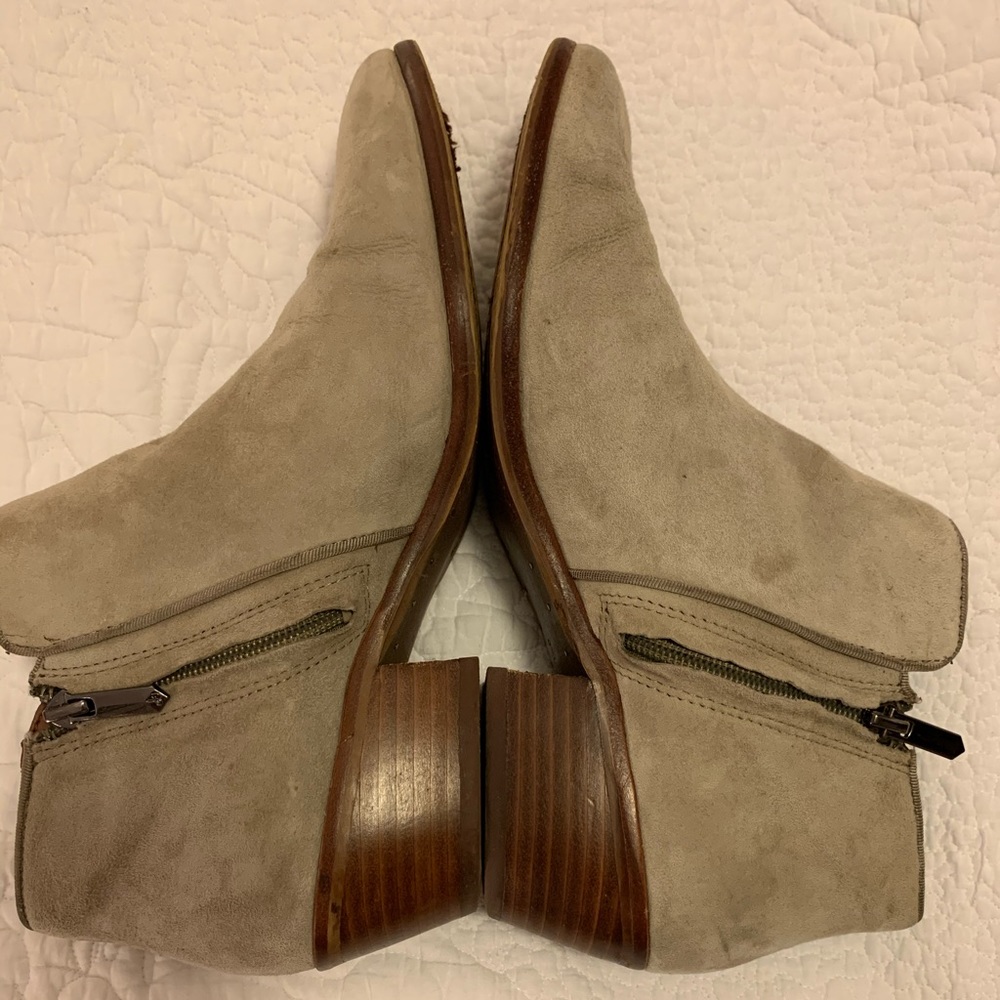 NOT AVAILABLE - FIRE LOSS 
Sam Edelman Petty Boot, Size 9, Oatmeal color